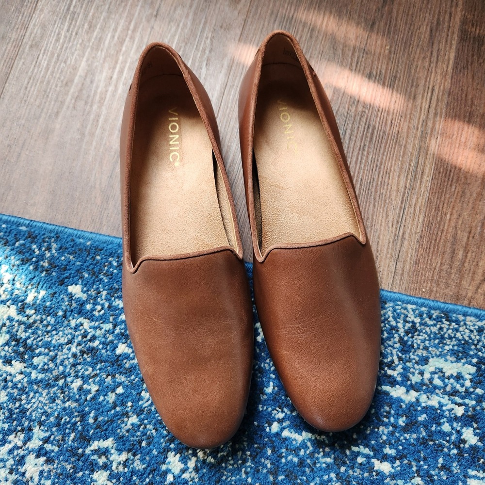 Vionic Willa II Tan Leather Pointed Toe Loafers Flats Womens 9.5 Wide Comfort